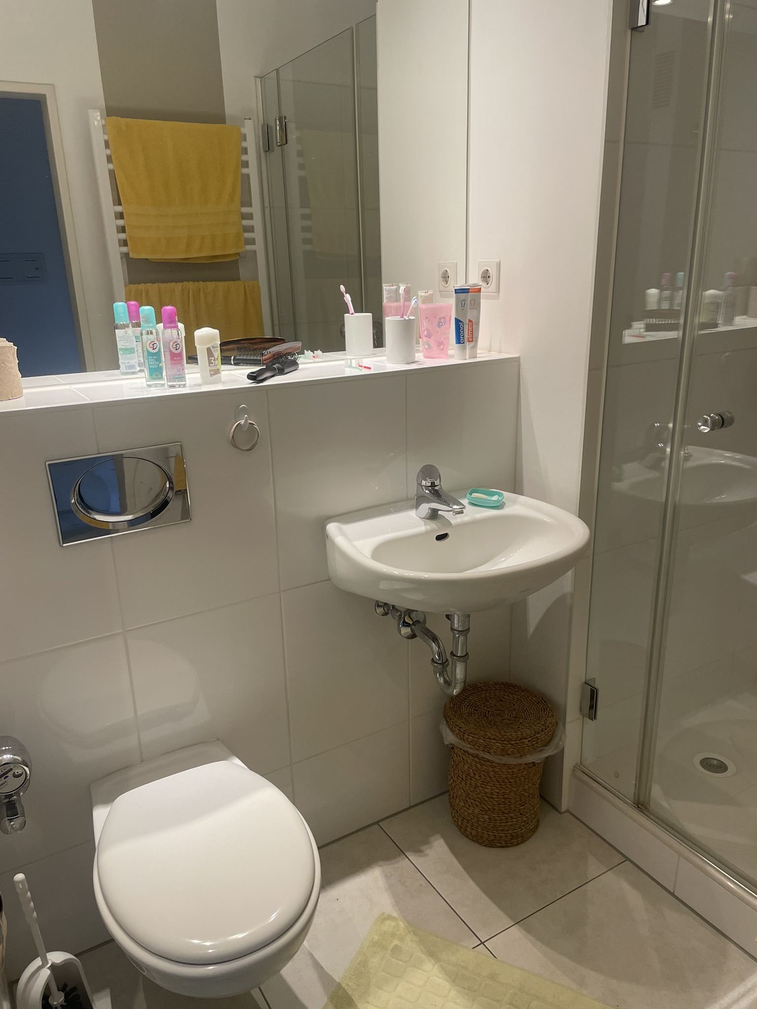 Modernes Badezimmer der Apartments